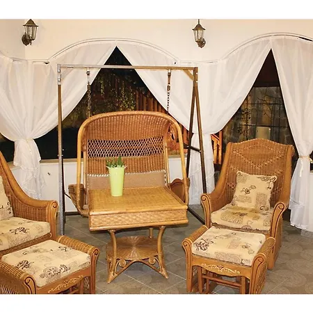 Seven-bedroom Holiday In