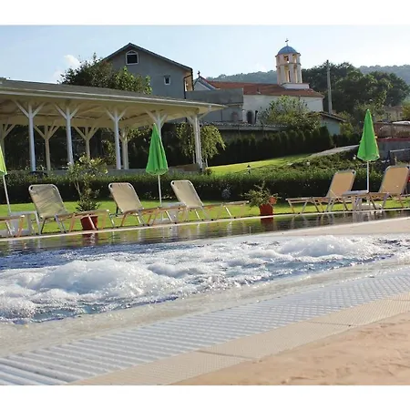 Seven-bedroom Holiday In *