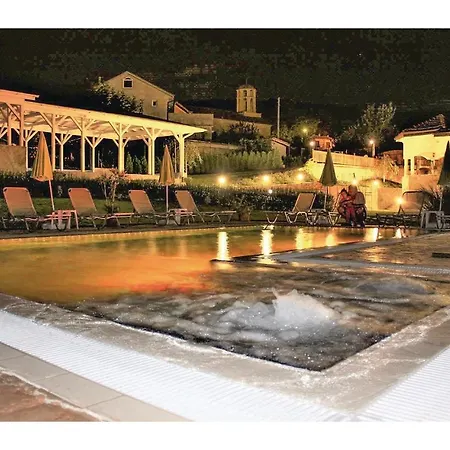 Seven-bedroom Holiday In